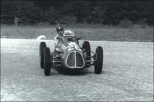 Хосе Фройлан Гонсалес за рулем Maserati A6GCM на Гран При Италии 1952 года