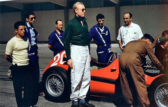 Майк Хоторн и его Ferrari Dino 246F1 на Гран При Аргентины